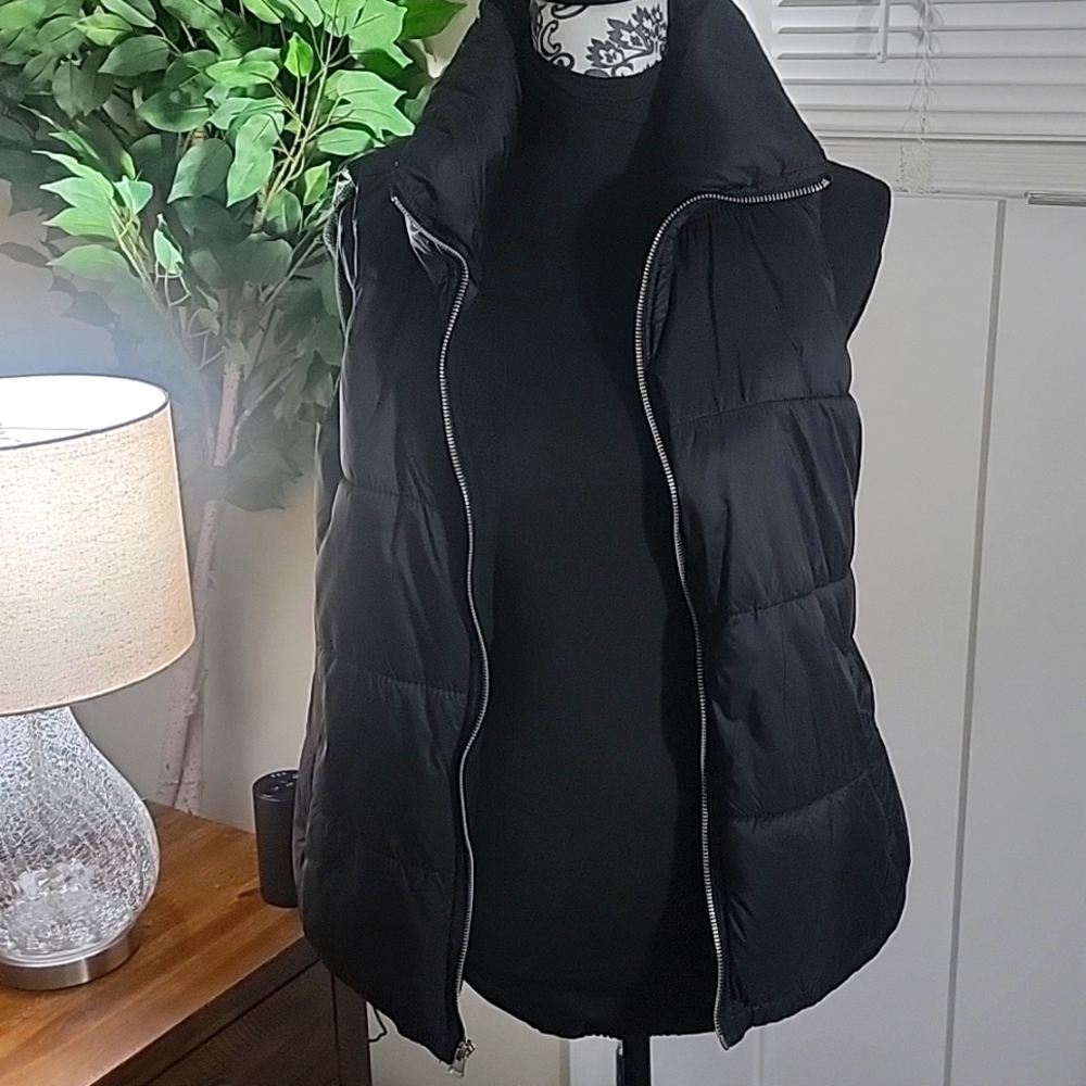 Old Navy Puffer Vest